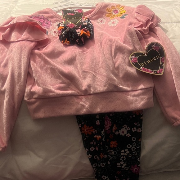 btween Pink Floral Ruffle Sweatshirt with Scrunchie - Picture 6 of 6